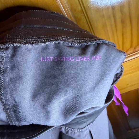 FIGS Zamora Jogger Scrub Pants™ Smokey Taupe Size SMALL TALL Limited Edition - Picture 7 of 7